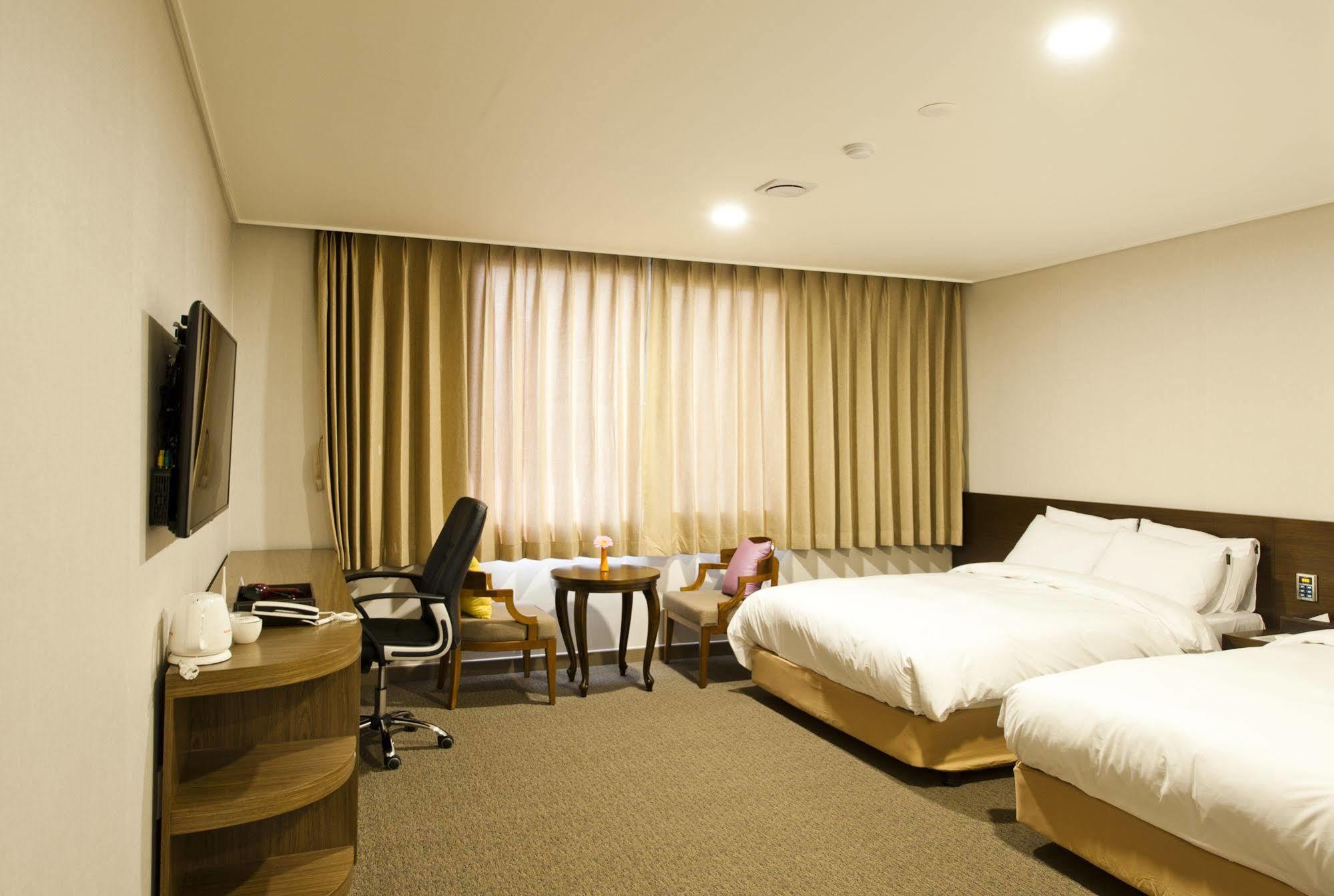 Jeonju Yeonghwa Hotel Eksteriør billede